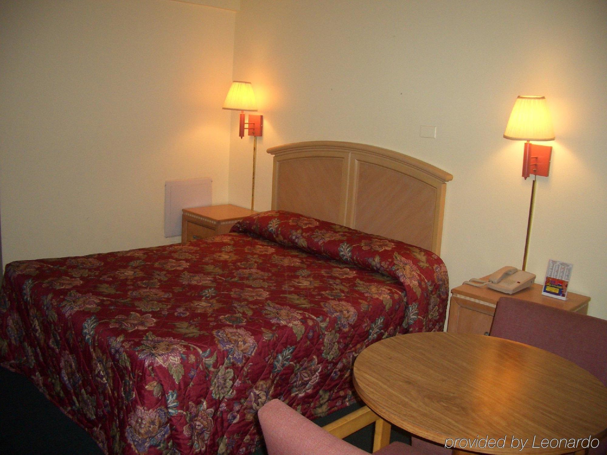 Travelers Inn Gainesville Bilik gambar